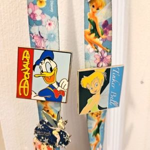 Disney pin lanyard with pins